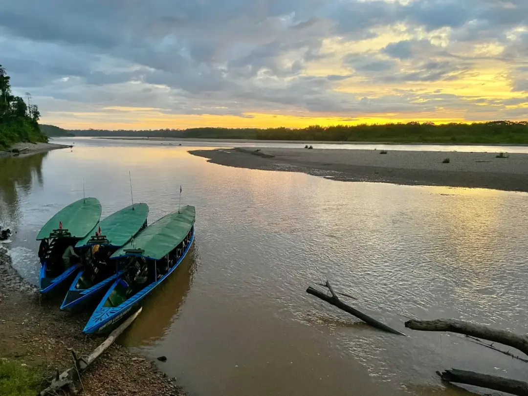 things to do in tambopata 3 motor boats on tambopata river