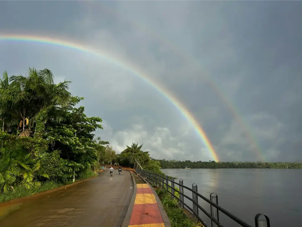 Estaciones de la Selva Amazónica: Explorando el Clima y el Tiempo Únicos 33 Estaciones de la Selva Amazónica arco iris