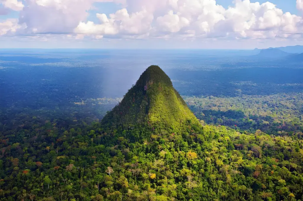 Mysteries of the Pyramids in the Amazon: A Fascinating Exploration 27 pyramids in amazon cerro-el-cono-peru